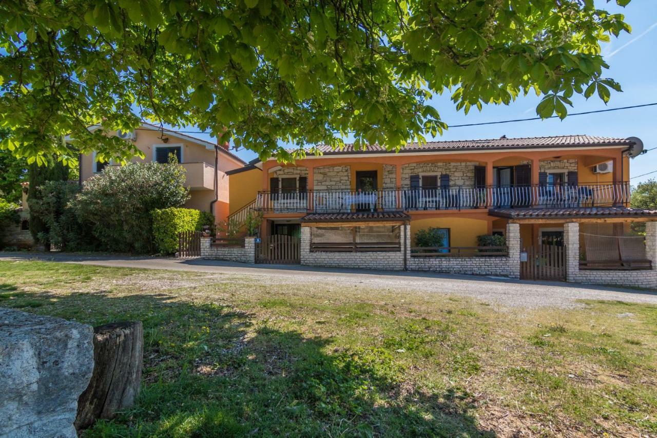 Apartmani Zikovic Пореч Екстериор снимка