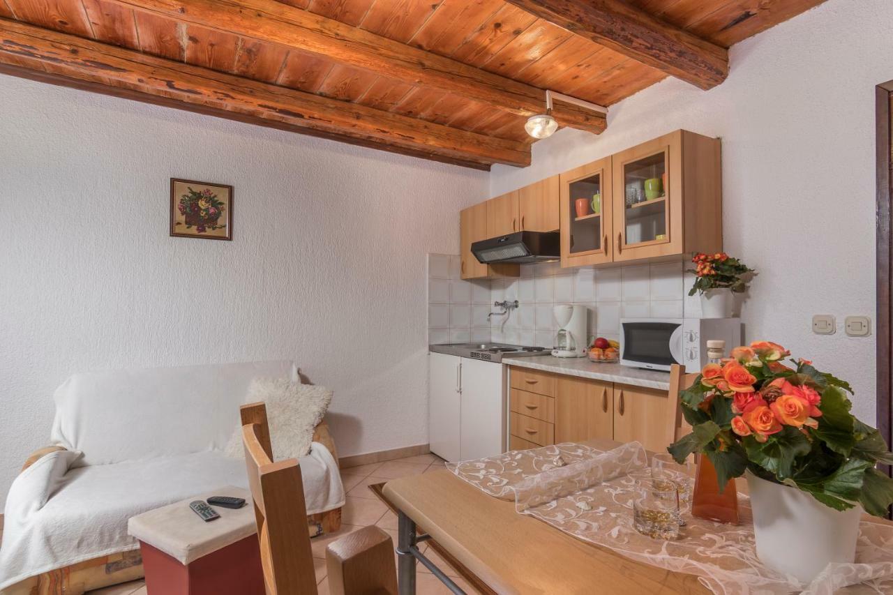 Apartmani Zikovic Пореч Екстериор снимка