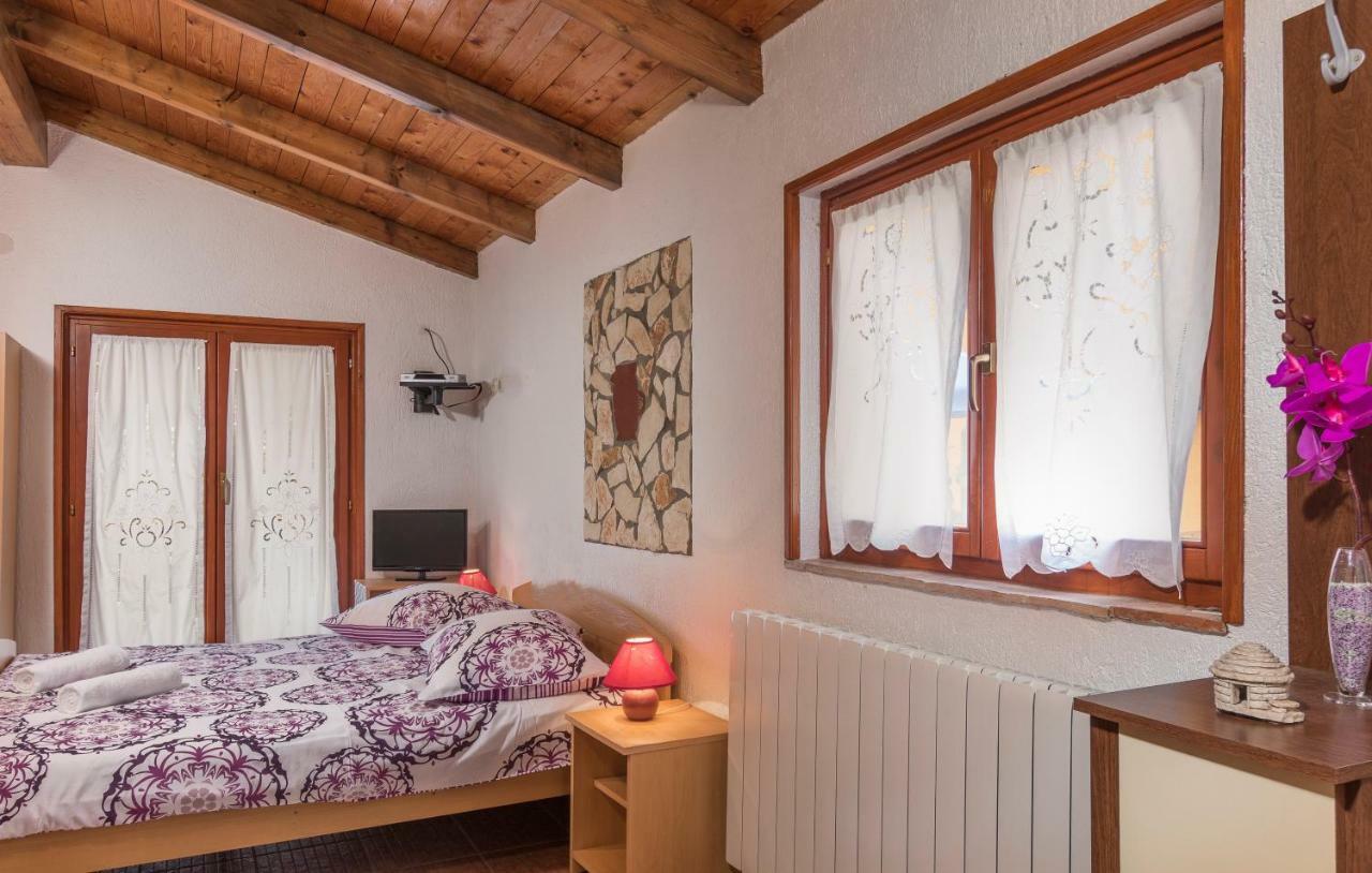 Apartmani Zikovic Пореч Екстериор снимка